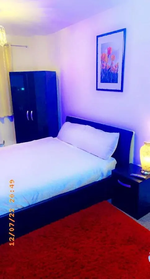 Solonzo Apartment London