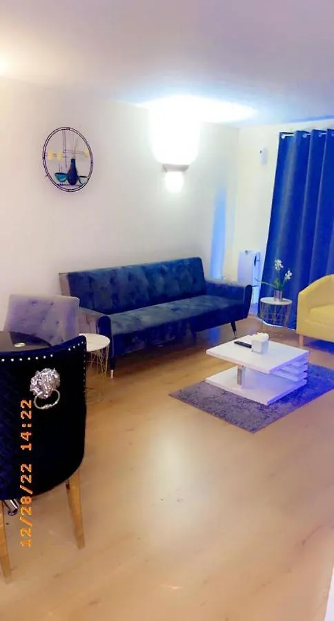 Solonzo Apartment London